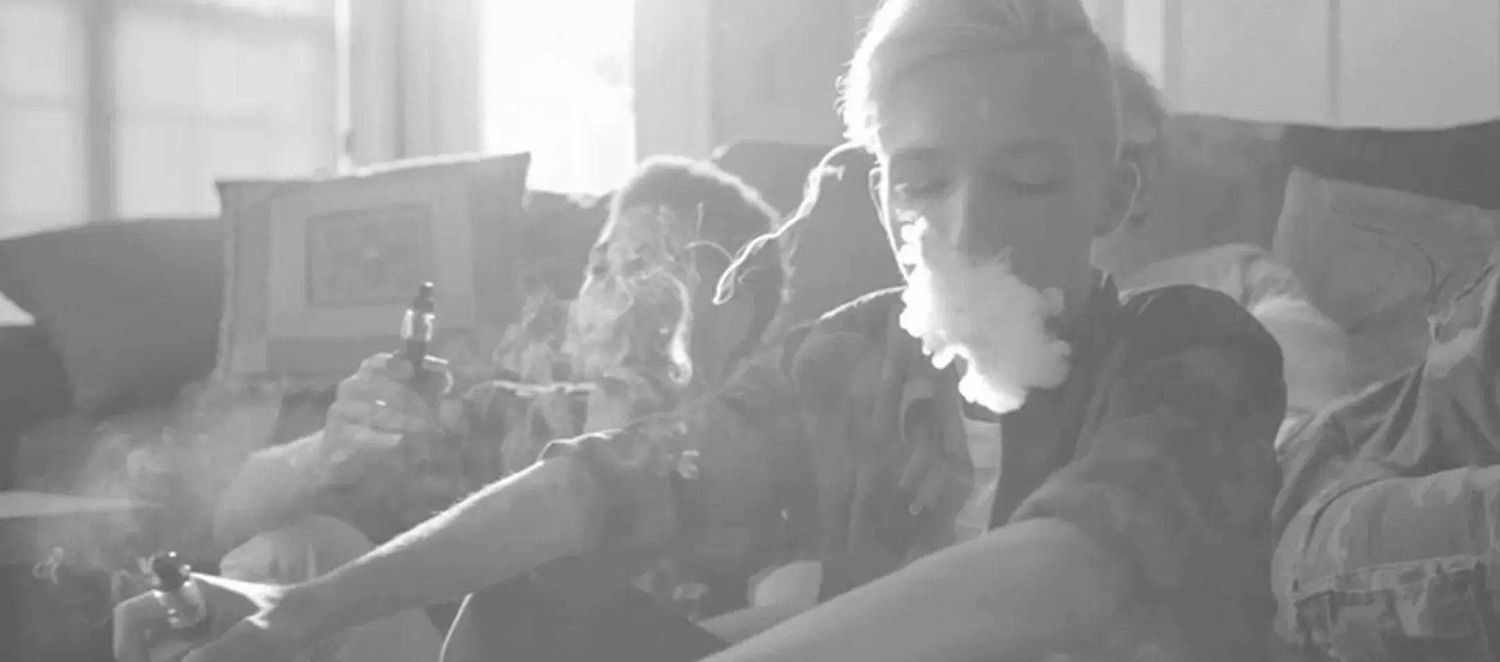 Teenager vaping